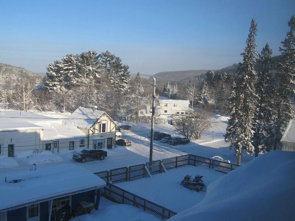 Le Voyageur Inn Mattawa Eksteriør billede