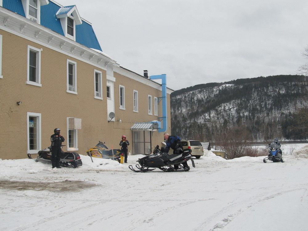 Le Voyageur Inn Mattawa Eksteriør billede