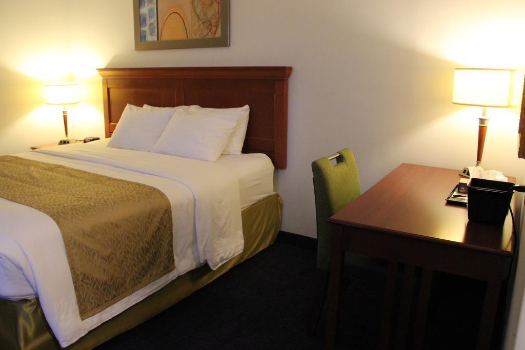 Le Voyageur Inn Mattawa Eksteriør billede